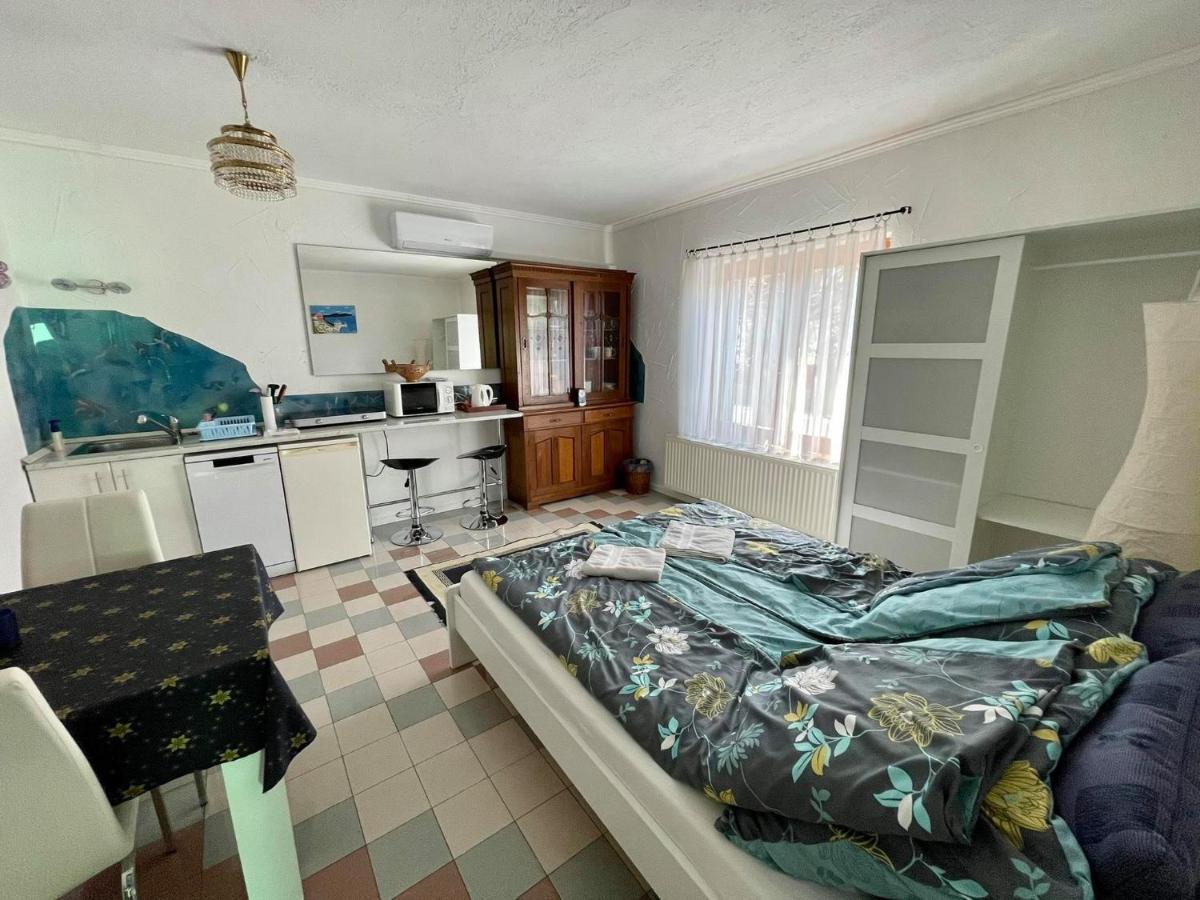 Jorgos Apartman Кестхей Экстерьер фото